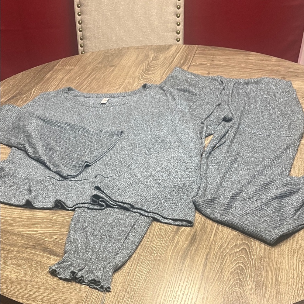 Gilligan & O'Malley Charcoal Knit Top